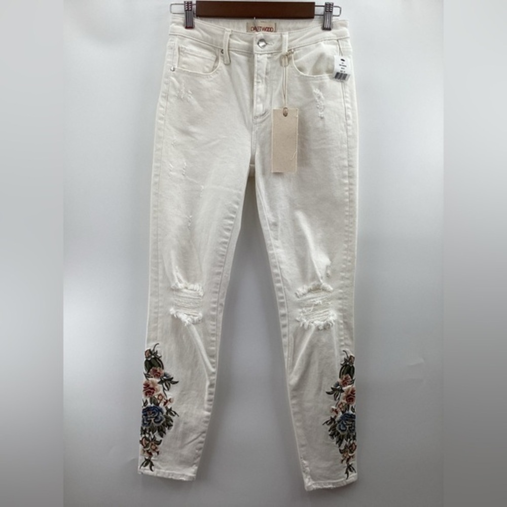 DRIFTWOOD Gizelle White Distressed Jeans with Floral Embroidery